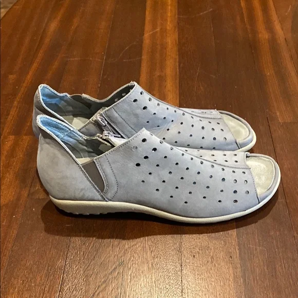 NAOT Perforated BLUE Peep Toe Shoes - Picture 3 of 5